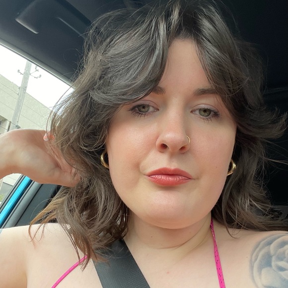 Meet your Posher, Shannon - Picture 3 of 3